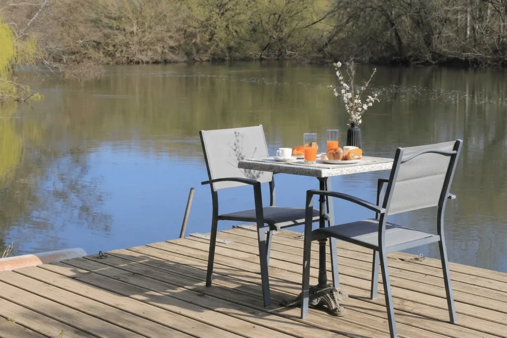Ponton privé pour des repas en amoureux