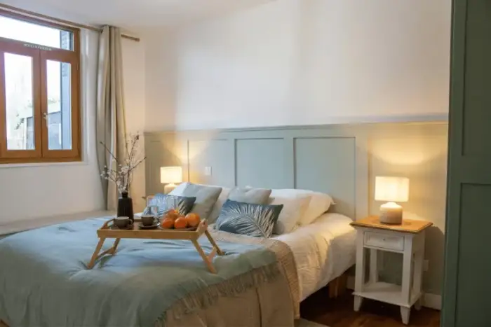 Jolie chambre cosy du gîte en Dordogne au bord de la rivière